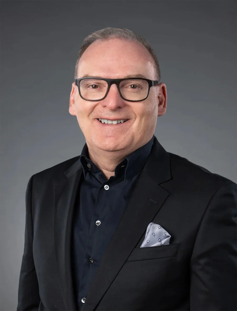 andre roesch zwyssig trendline über uns portrait