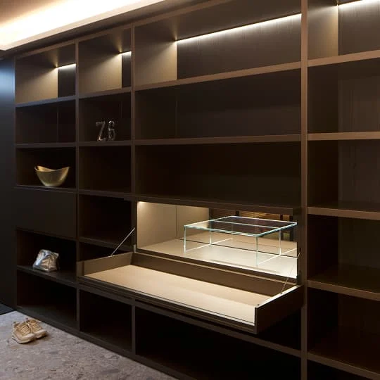 ankleide offenes regal vitrine