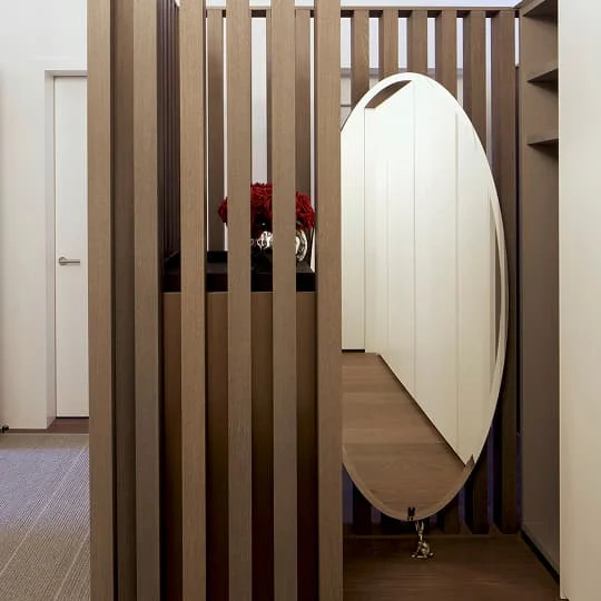 holzlamellen ovalspiegel modern