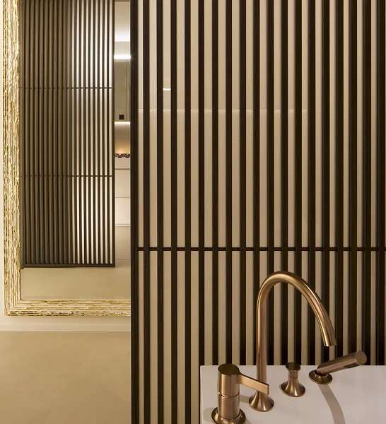 wanne und verschiebbare abtrennung